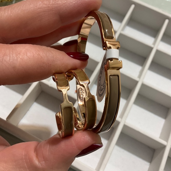 Bracelet and earrings - Picture 10 of 12